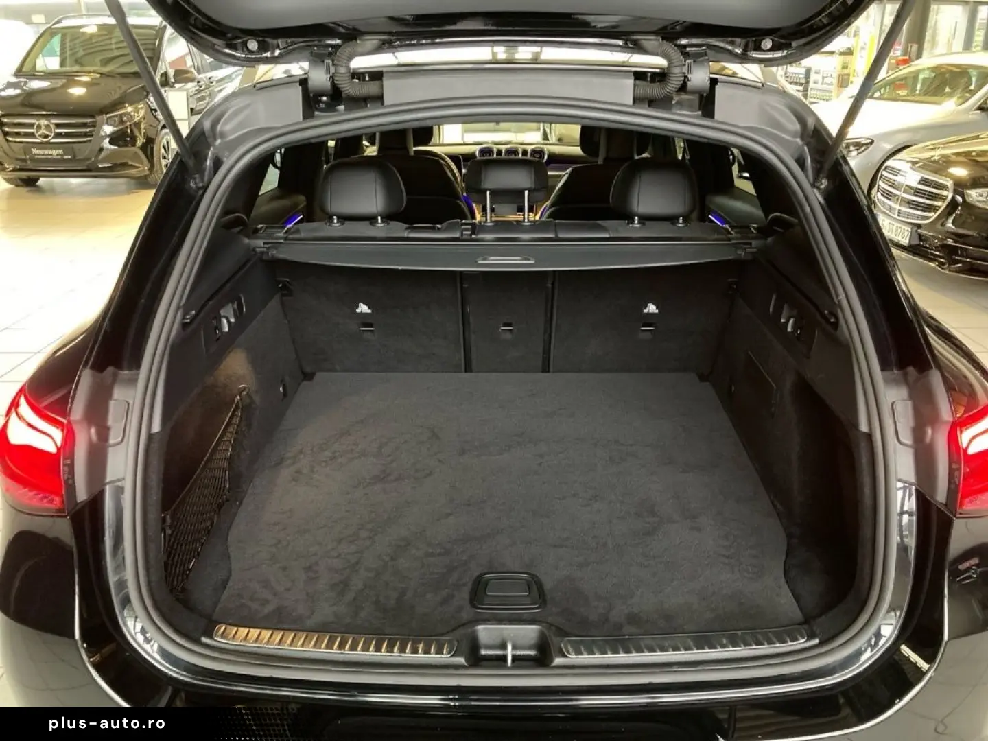 MERCEDES-BENZ GLC 300 d 4M AMG Memory AHK Kamera Distronic