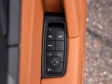 Porsche 992 911 Carrera 4 GTS Cabrio