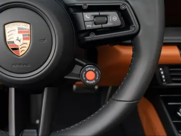 Porsche 992 911 Carrera 4 GTS Cabrio