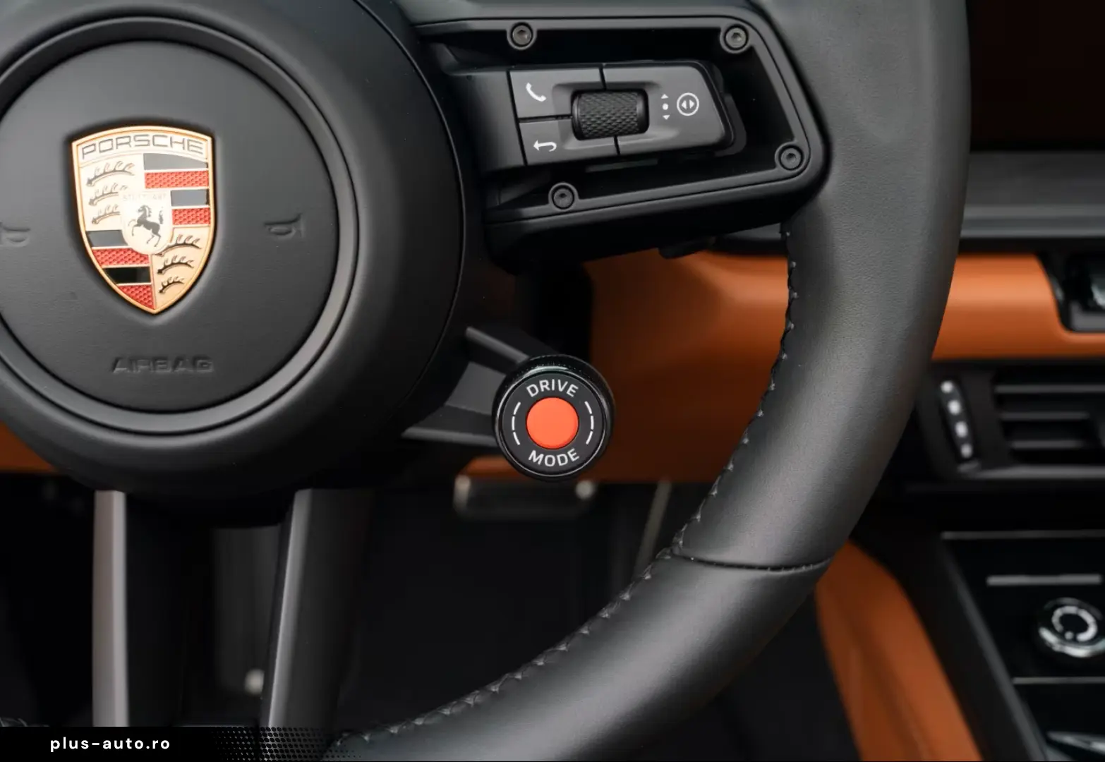 Porsche 992 911 Carrera 4 GTS Cabrio