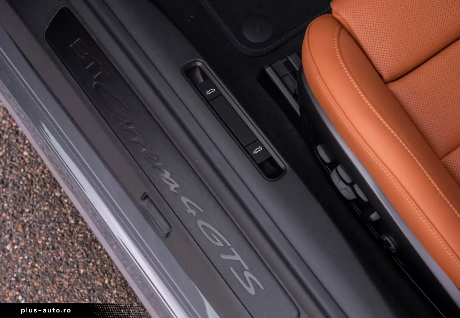 Porsche 992 911 Carrera 4 GTS Cabrio