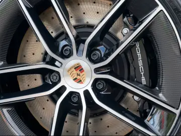 Porsche 992 911 Carrera 4 GTS Cabrio