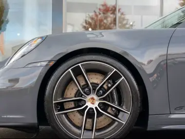 Porsche 992 911 Carrera 4 GTS Cabrio