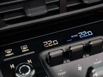 Porsche 992 911 Carrera 4 GTS Cabrio