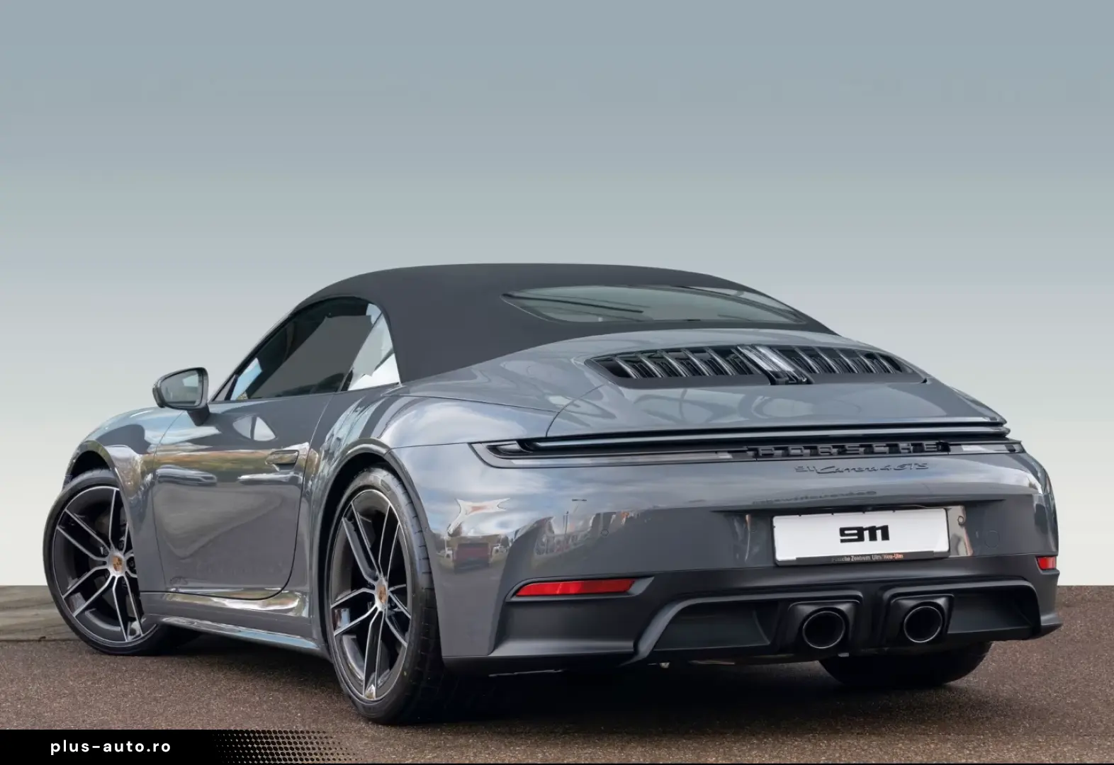 Porsche 992 911 Carrera 4 GTS Cabrio