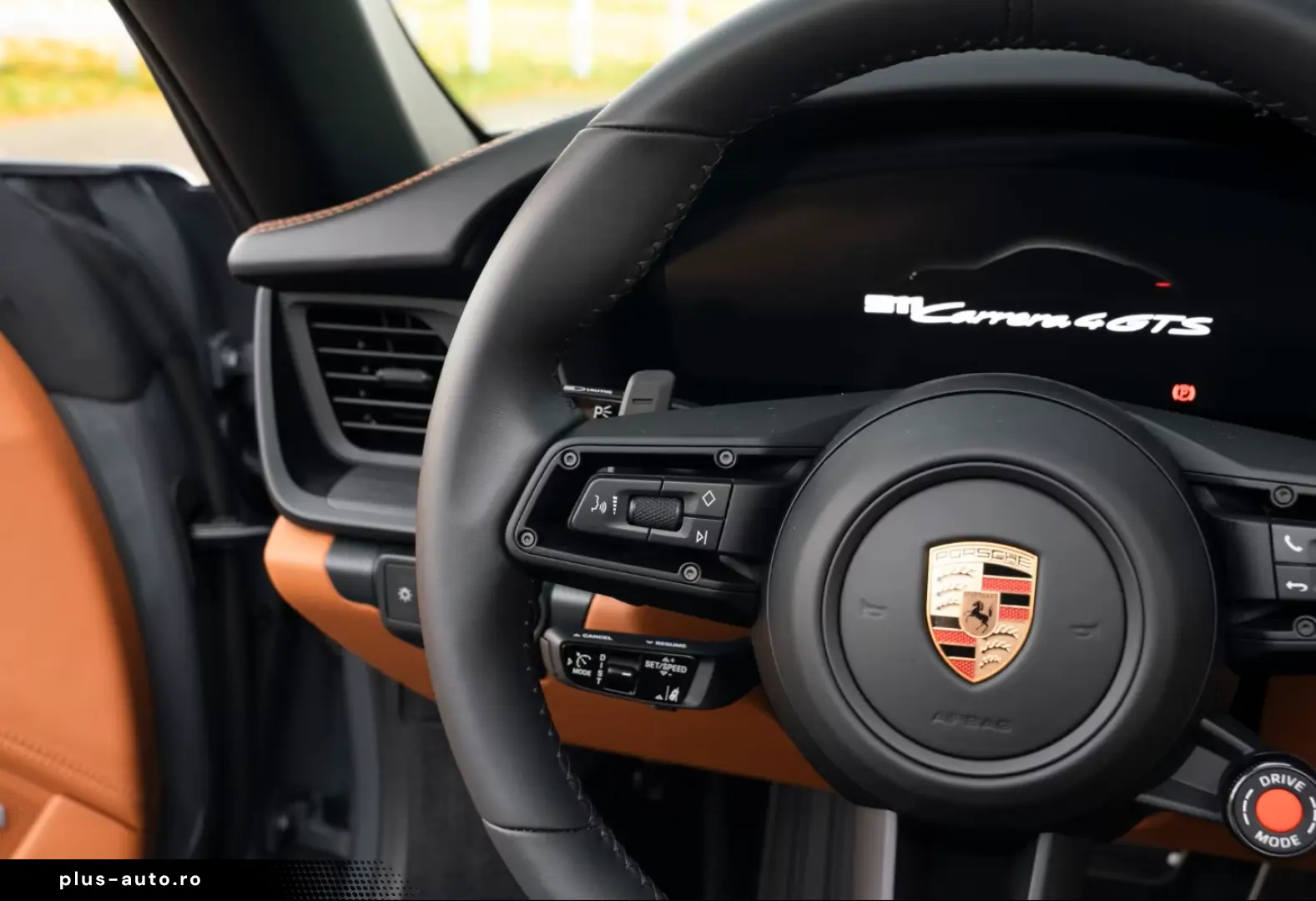 Porsche 992 911 Carrera 4 GTS Cabrio