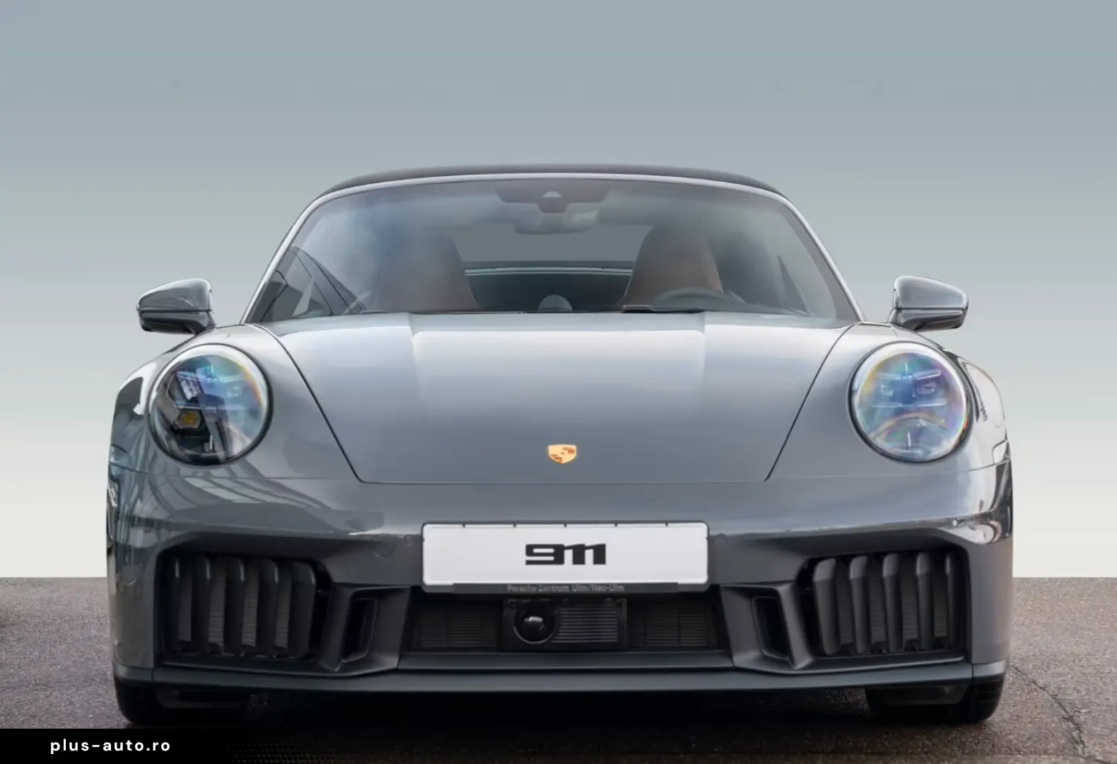 Porsche 992 911 Carrera 4 GTS Cabrio