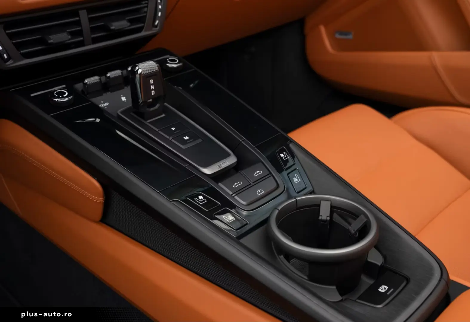 Porsche 992 911 Carrera 4 GTS Cabrio