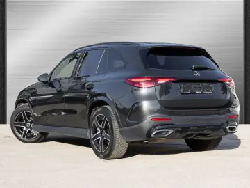 MERCEDES-BENZ GLC 300 d 4M    AMG NIGHT MEMO AHK DISTR KAM