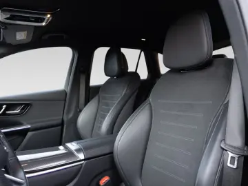 MERCEDES-BENZ GLC 300 d 4M    AMG NIGHT MEMO AHK DISTR KAM