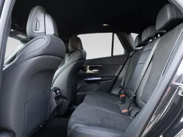 MERCEDES-BENZ GLC 300 d 4M    AMG NIGHT MEMO AHK DISTR KAM