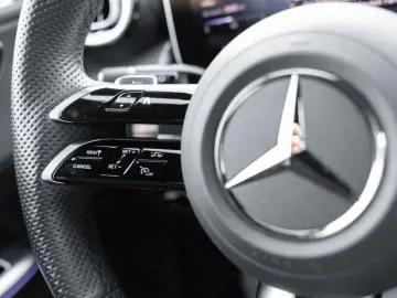 MERCEDES-BENZ GLC 300 d 4M    AMG NIGHT MEMO AHK DISTR KAM