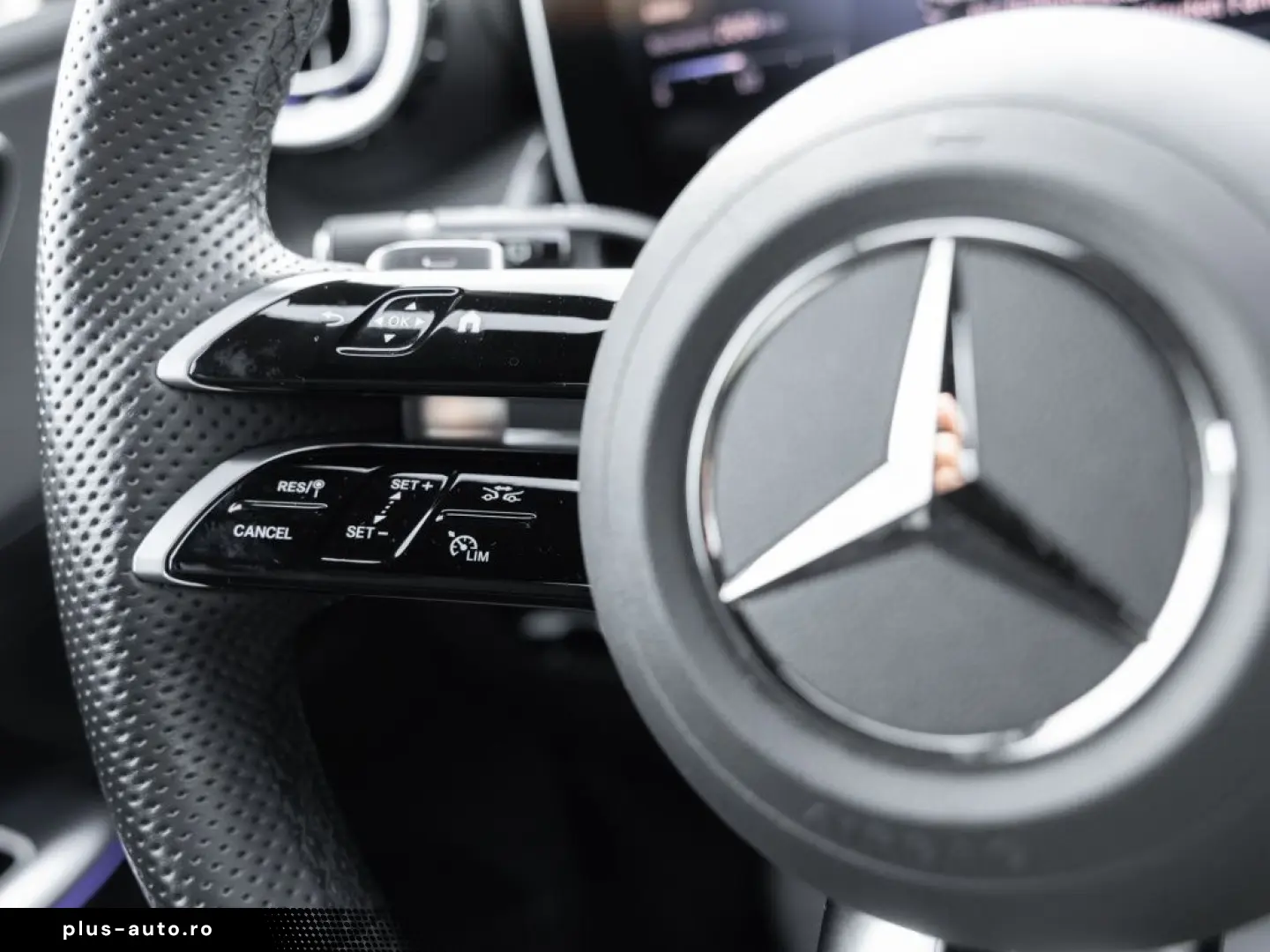 MERCEDES-BENZ GLC 300 d 4M    AMG NIGHT MEMO AHK DISTR KAM