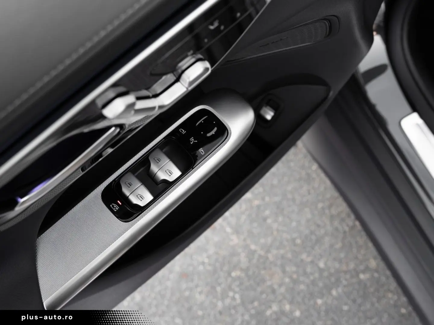 MERCEDES-BENZ GLC 300 d 4M    AMG NIGHT MEMO AHK DISTR KAM