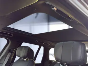 LAND ROVER Range Rover P550e Autobio. VOLL 22' Pano