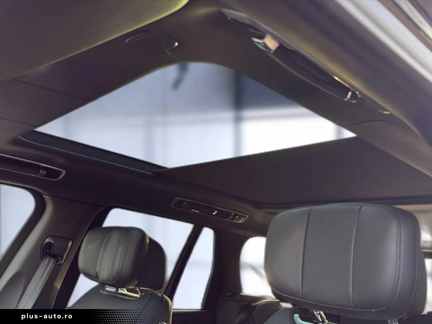 LAND ROVER Range Rover P550e Autobio. VOLL 22' Pano