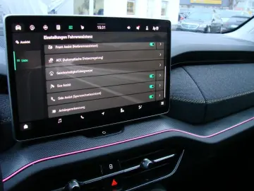 SKODA Kodiaq 2.0TDI 4x4 Selection AHK MATRIX ACC HUD