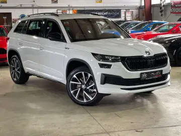 SKODA SPORTLINE 7-SITZ 4X4 SHZ AHK