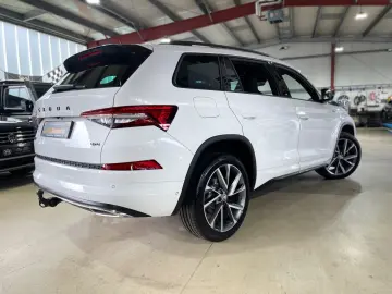 SKODA SPORTLINE 7-SITZ 4X4 SHZ AHK