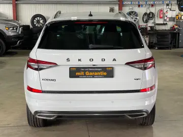 SKODA SPORTLINE 7-SITZ 4X4 SHZ AHK