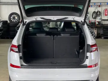 SKODA SPORTLINE 7-SITZ 4X4 SHZ AHK