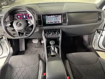 SKODA SPORTLINE 7-SITZ 4X4 SHZ AHK