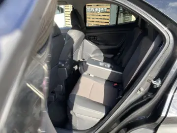 TOYOTA Yaris Cross Hybrid AT Elegant - mit 360 -Kamera