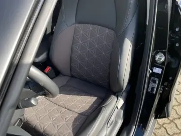 TOYOTA Yaris Cross Hybrid AT Elegant - mit 360 -Kamera