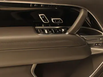 LAND ROVER Range Rover P530 SWB Autobiography Navi Pano DAB