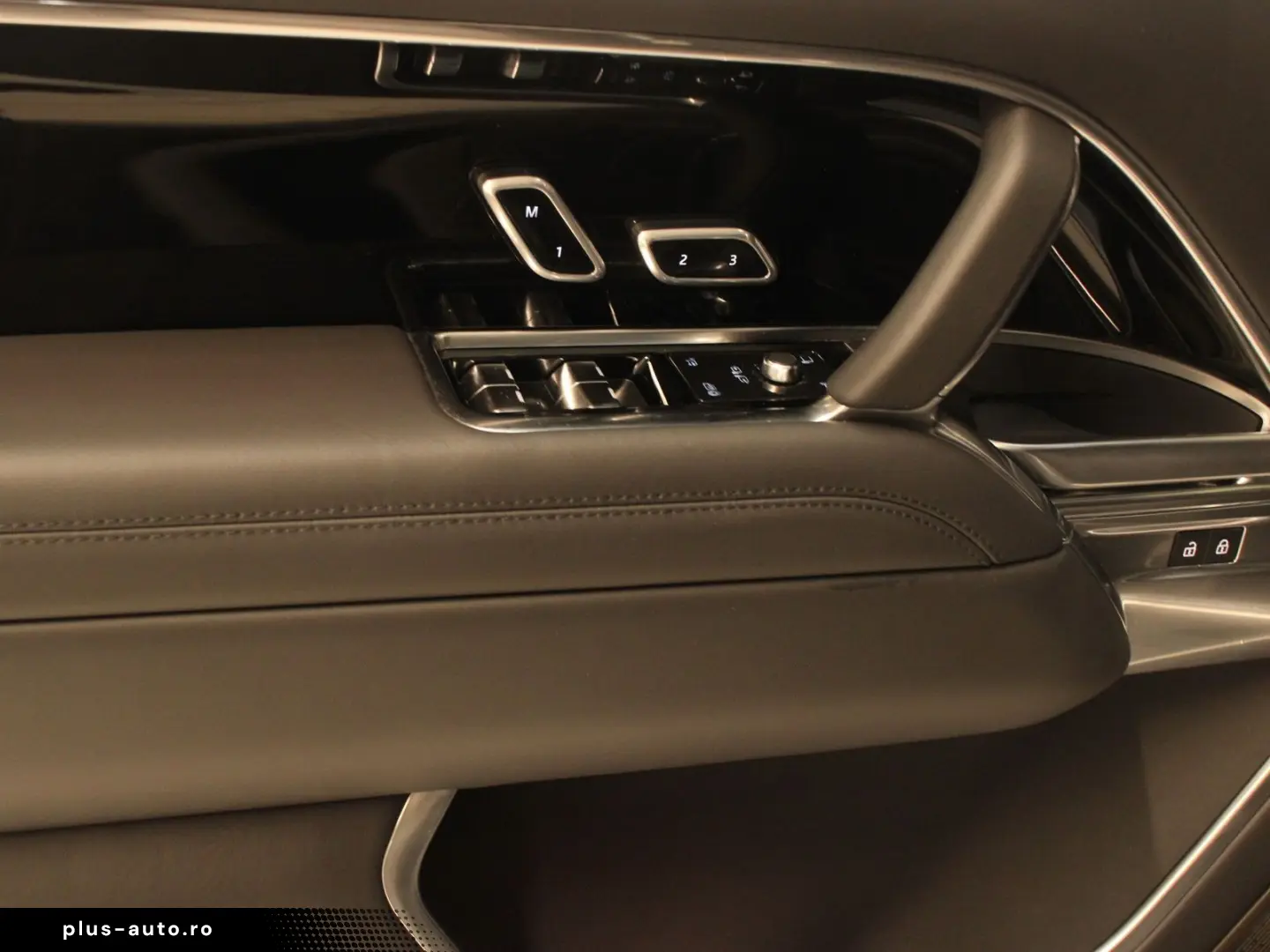 LAND ROVER Range Rover P530 SWB Autobiography Navi Pano DAB