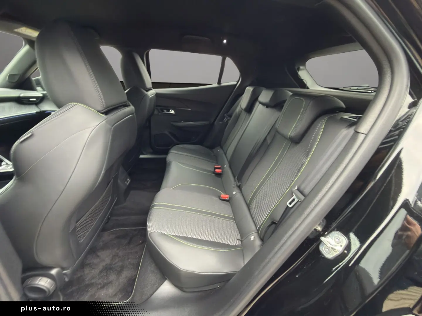 PEUGEOT 2008 GT HYBRID 145 e-DSC6