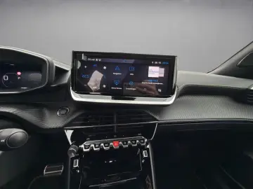 PEUGEOT 2008 GT HYBRID 145 e-DSC6