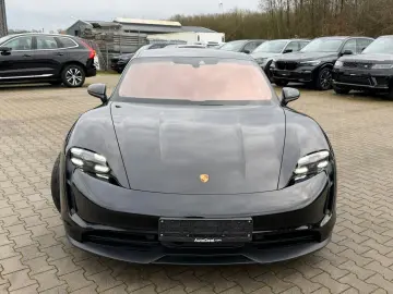 PORSCHE Taycan 4S Pano Beifahrer display ACC 93kwh