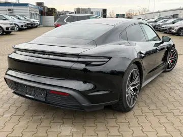 PORSCHE Taycan 4S Pano Beifahrer display ACC 93kwh