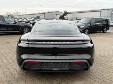 PORSCHE Taycan 4S Pano Beifahrer display ACC 93kwh