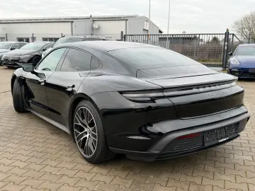PORSCHE Taycan 4S Pano Beifahrer display ACC 93kwh