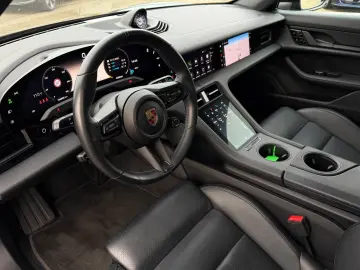PORSCHE Taycan 4S Pano Beifahrer display ACC 93kwh