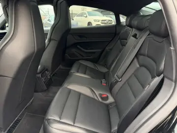 PORSCHE Taycan 4S Pano Beifahrer display ACC 93kwh