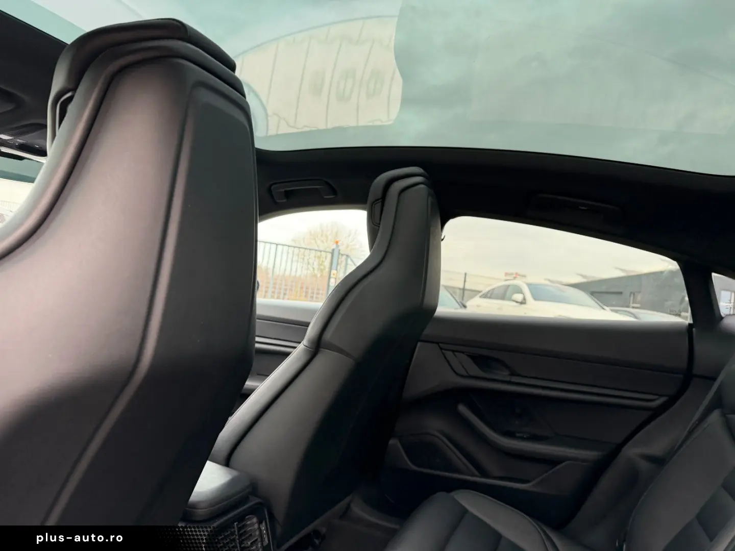 PORSCHE Taycan 4S Pano Beifahrer display ACC 93kwh