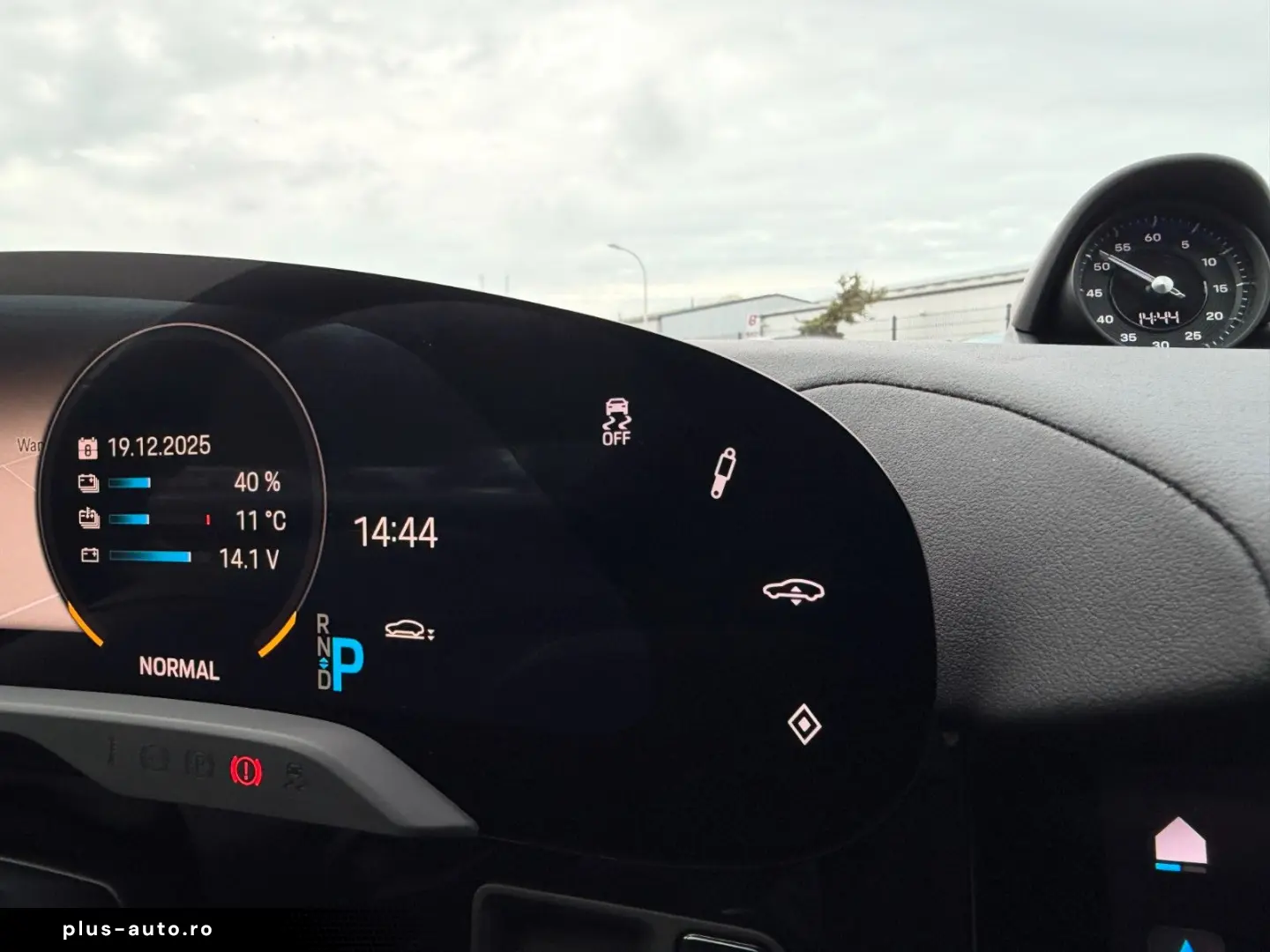 PORSCHE Taycan 4S Pano Beifahrer display ACC 93kwh