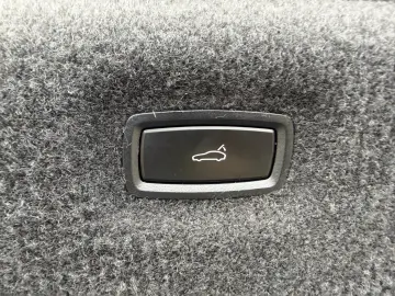 PORSCHE Taycan 4S Pano Beifahrer display ACC 93kwh