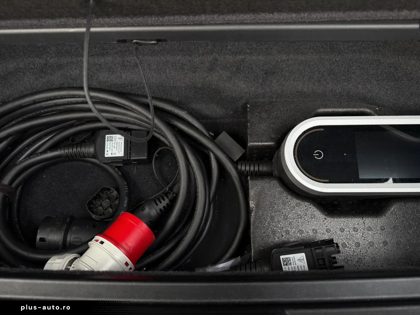 PORSCHE Taycan 4S Pano Beifahrer display ACC 93kwh