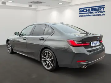 BMW 330 i Limo StandHZG Navi Harman & Kardon LED Kam