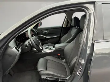 BMW 330 i Limo StandHZG Navi Harman & Kardon LED Kam