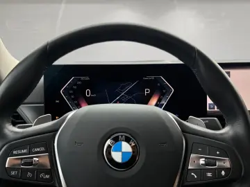 BMW 330 i Limo StandHZG Navi Harman & Kardon LED Kam