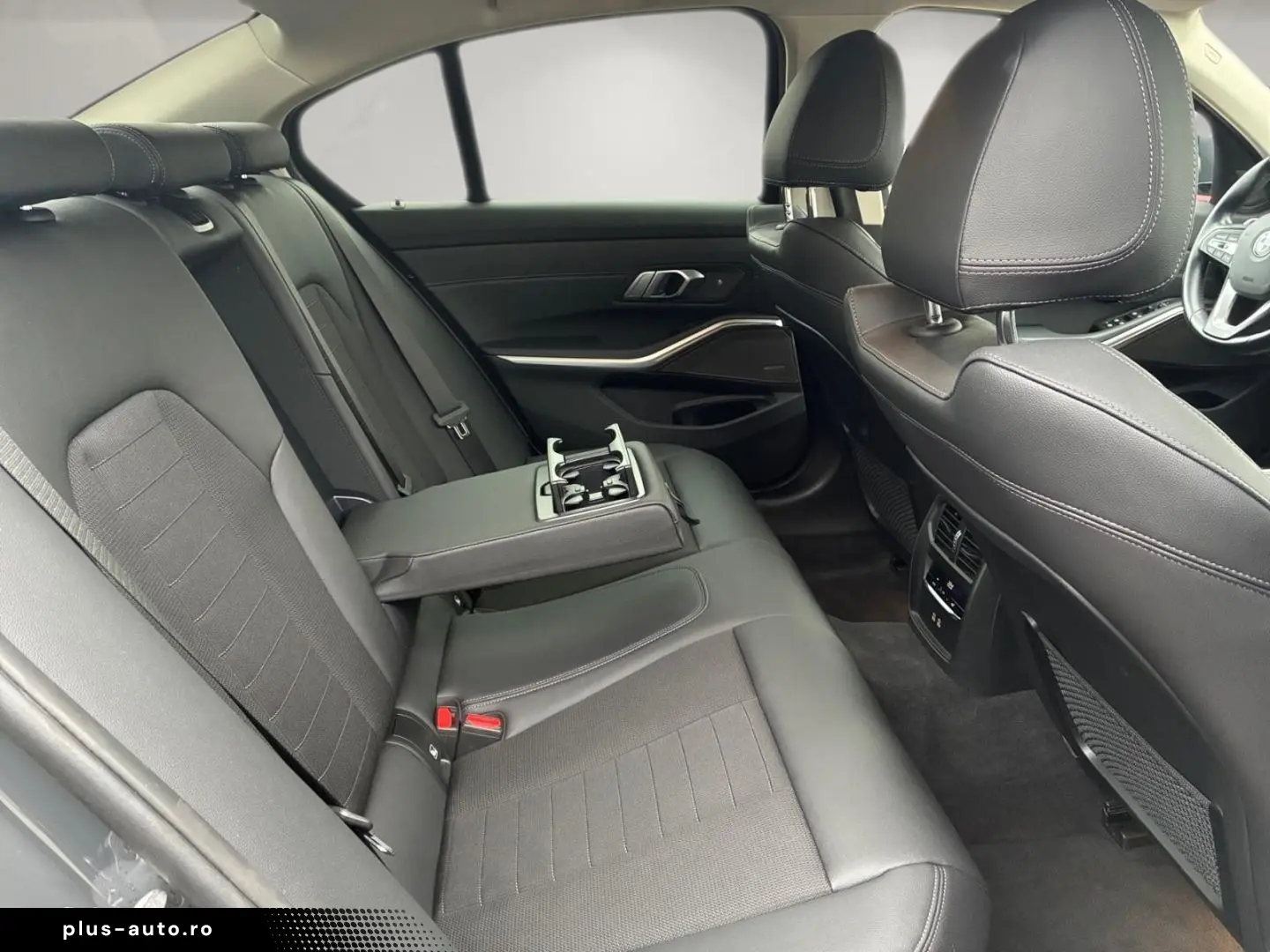 BMW 330 i Limo StandHZG Navi Harman & Kardon LED Kam