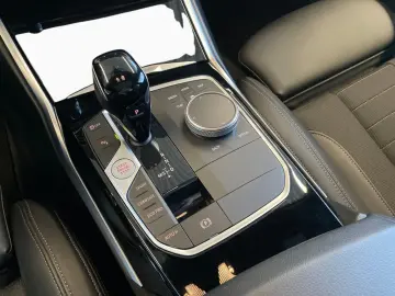 BMW 320dA Sport Line Laser HiFi LcProf Glasdach AHK