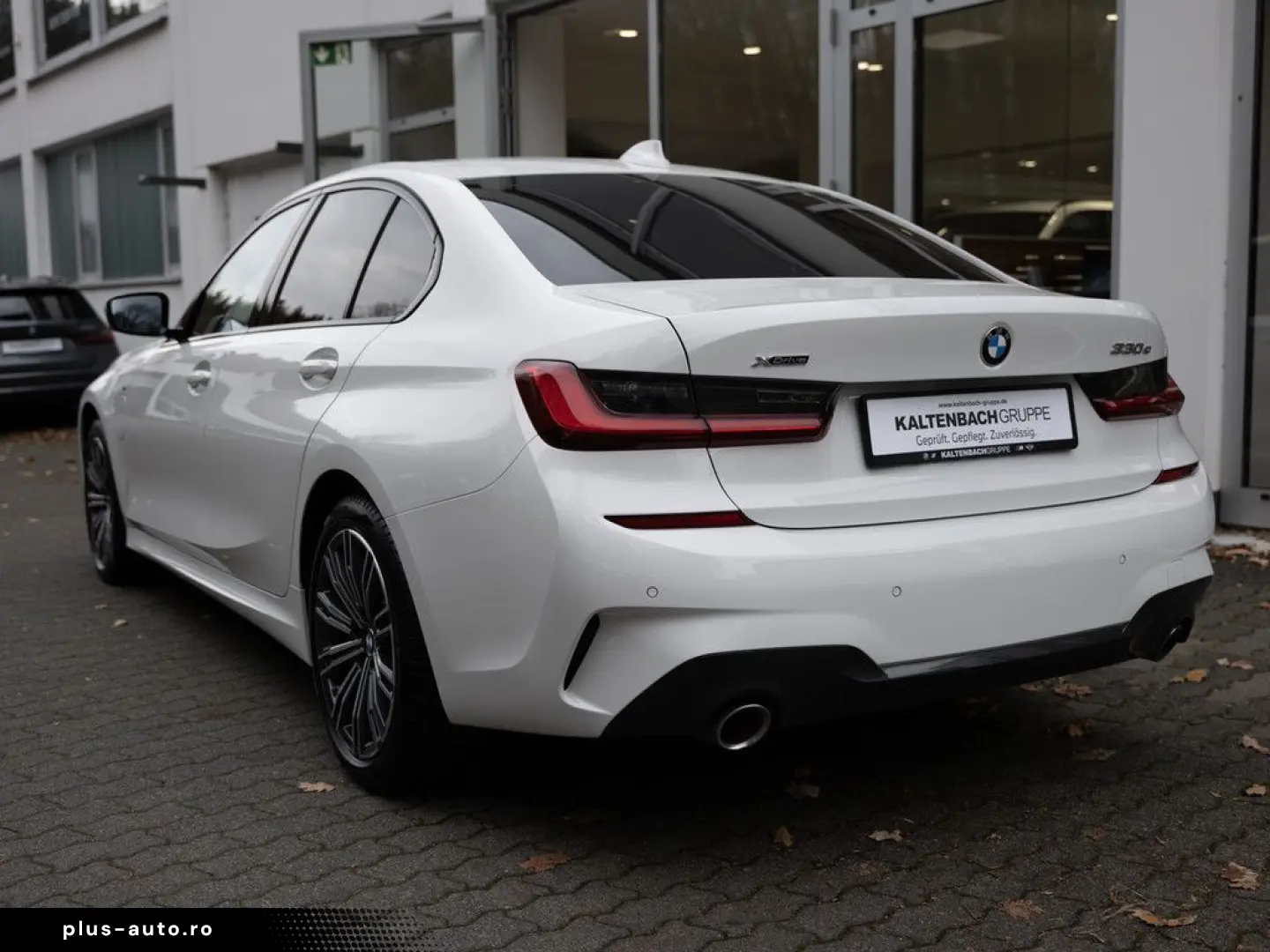 BMW 330e xDrive M-Sport LASER LED W-LAN NAVI HGSD
