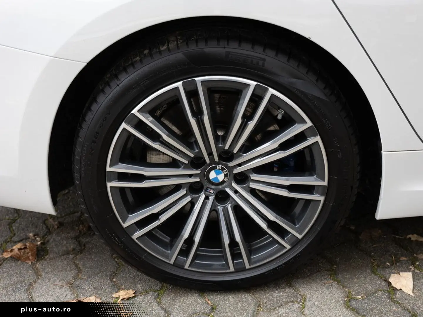 BMW 330e xDrive M-Sport LASER LED W-LAN NAVI HGSD