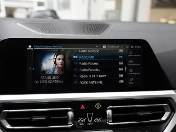 BMW 330e xDrive M-Sport LASER LED W-LAN NAVI HGSD